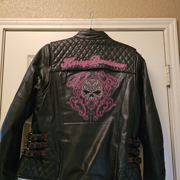 Harley-Davidson Jackets & Blazers - Harley Davidson Black Quilted Leather Jacket with Red Accents 2 Piece